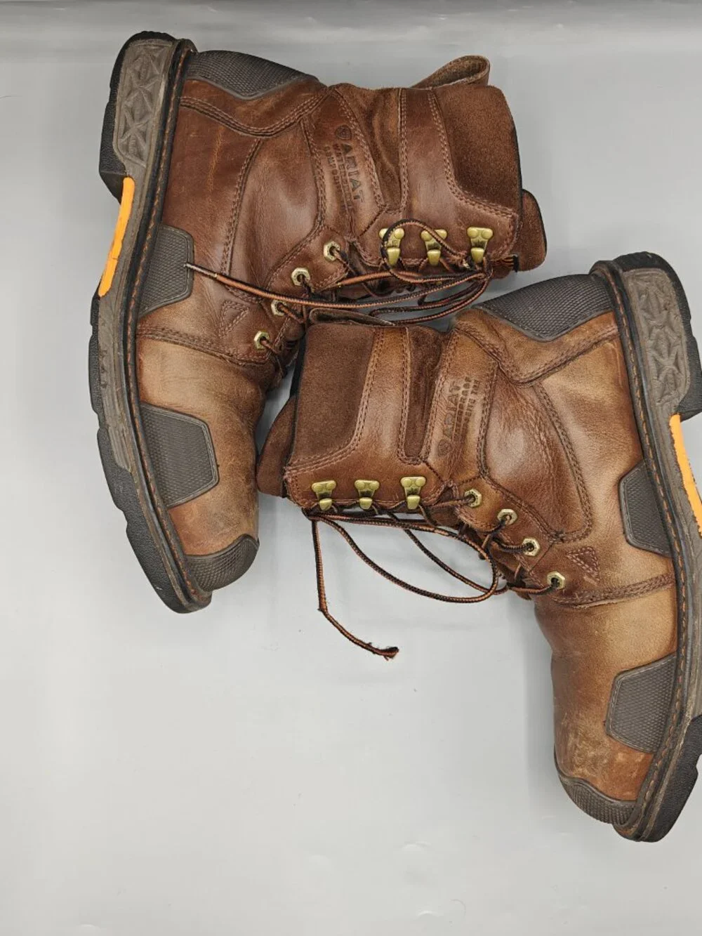 Ariat 8